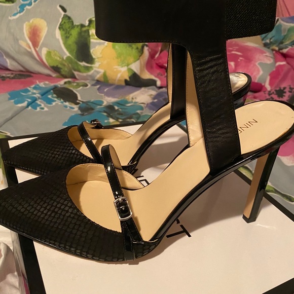 Nine West ankle strap heel - Picture 2 of 6